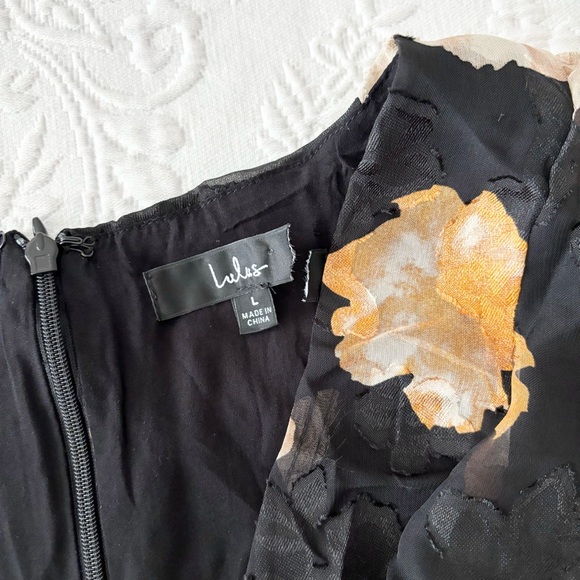 NWOT Lulus No Introductions Needed Black Burnout Floral Tiered Maxi Dress Large - Picture 3 of 6